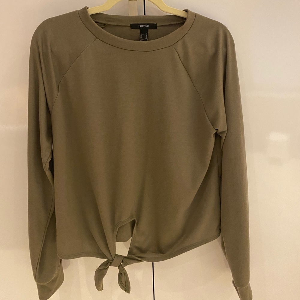 Green long sleeve sweater